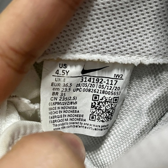 (Worn) Nike Air Force 1 '07 - Picture 5 of 9